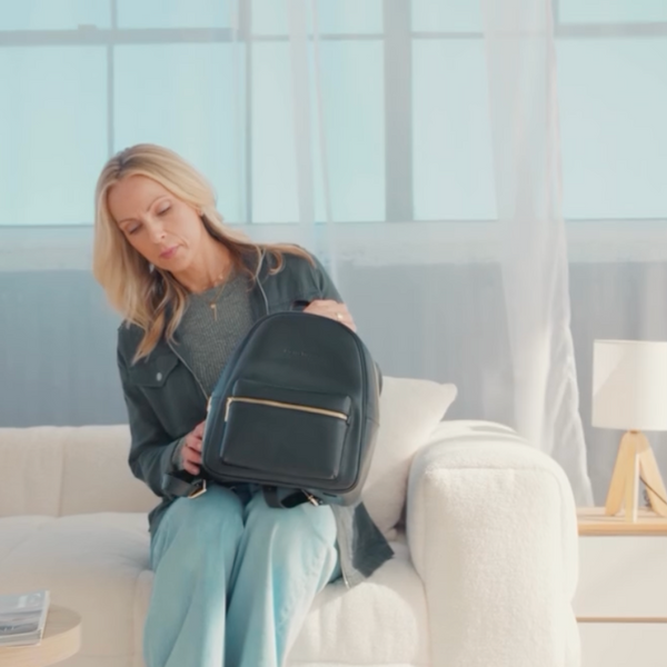 #RachelBloomOfficial