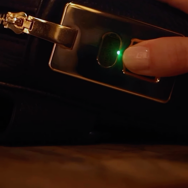 #RachelBloomOfficial